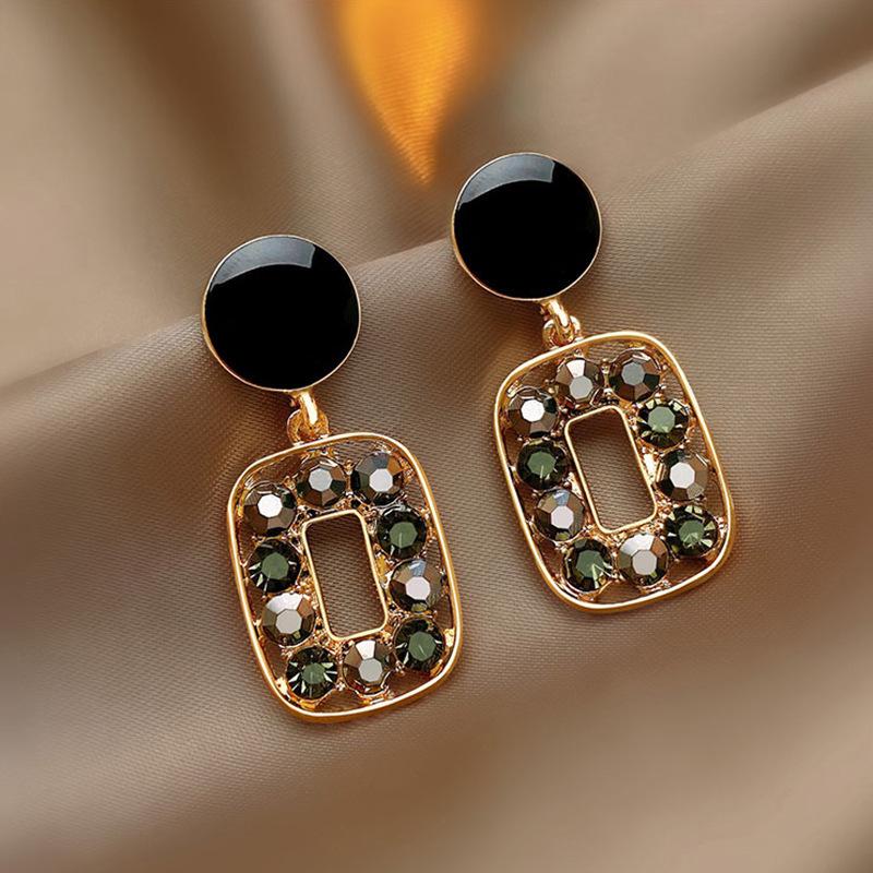 S925 Sterling Silver Hollow Square Stud Earrings: 2023 Trendy, Versatile, High-End Fashion.