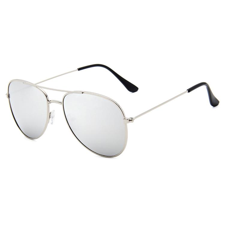 Classic Gradient Metal Frame Pilot Sunglasses for Men Women Trendy Yellow Brown Lens Beach Vacation Glasses