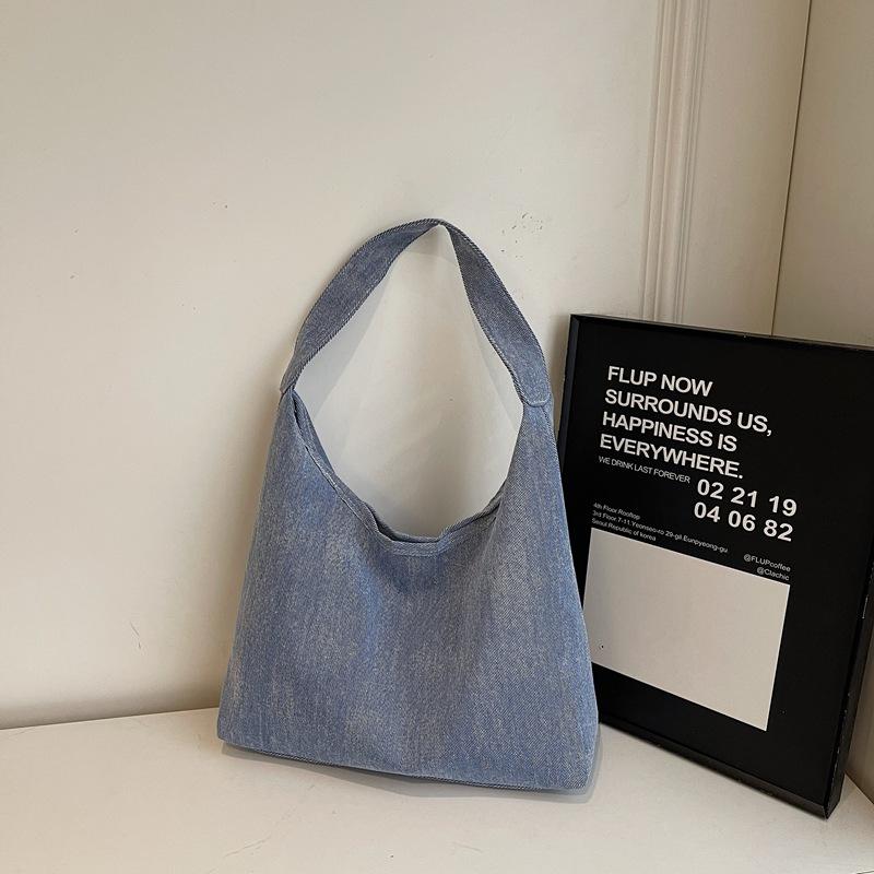 Niche design bag women's 2025 spring new large-capacity shoulder underarm bag casual fashion commuter tote bag