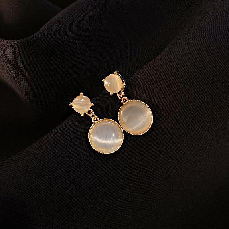 Silver Needle Korea Dongdaemun Temperament New Earrings Geometric Opal Earrings Fashion Versatile New Personalized Earrings