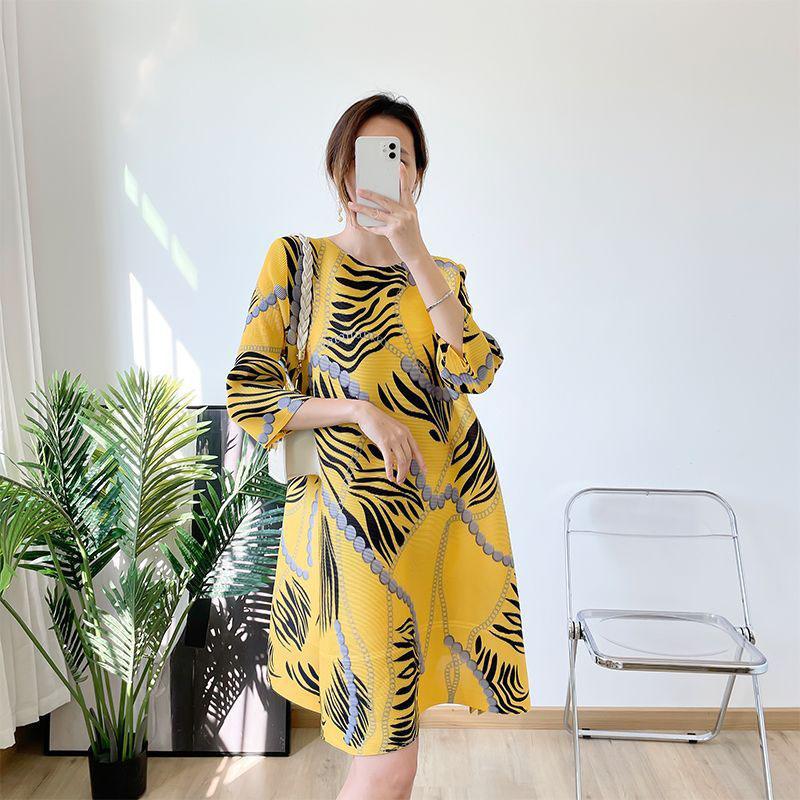 

Новое морщинистое желтое платье ранней весны с модной юбкой и принтом темперамента для женщин XXXL жёлтый