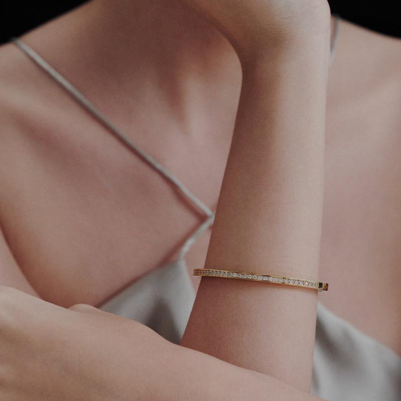 Herinov 14K Gold Eternity Pavé Bangle - White Diamond Colored Cubic