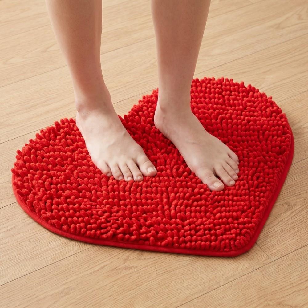 Chenille Red Heart Shaped Chenille Floor Mat  Balcony Indoor Decorative Heart-shaped Carpet