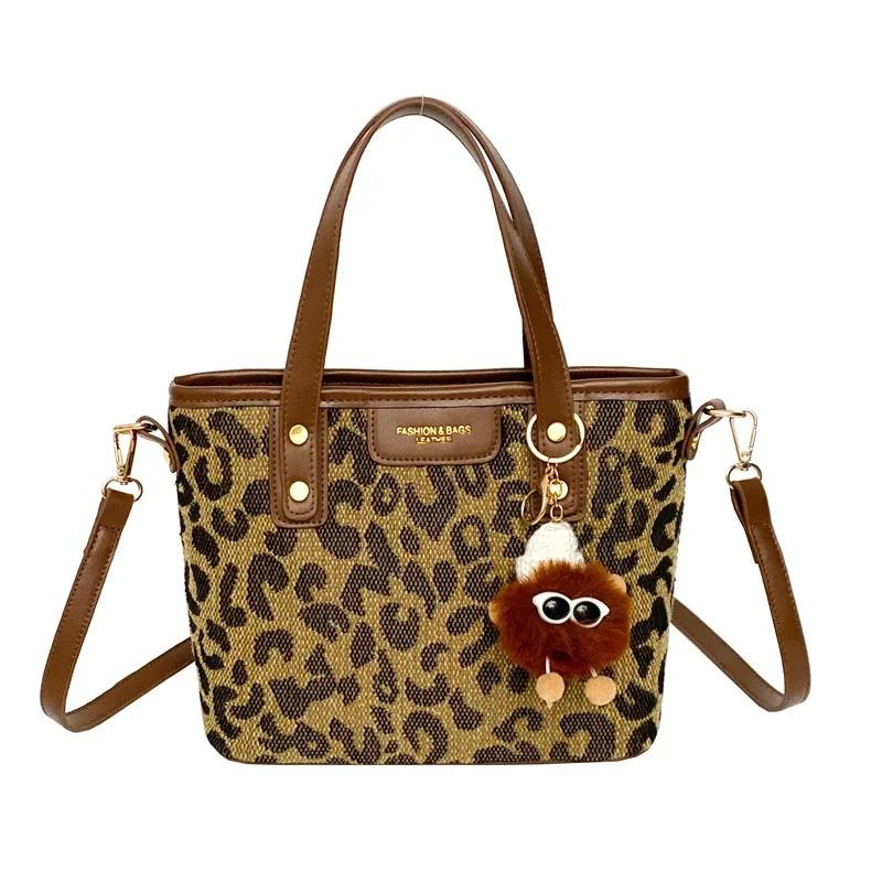 High-quality Versatile Women's Shoulder Bag New Autumn Leopard Print Crossbody Shoulder Bag Bag Large Capacity Shoulder Pockets