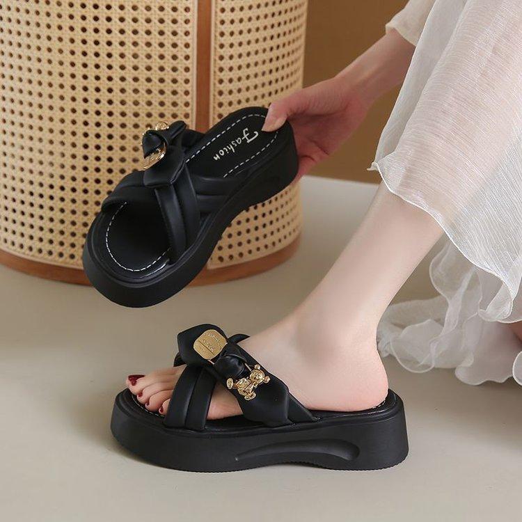 Fairy Wind Thick-bottomed Cool Slippers Female Summer Wear 2025 New with Skirt Soft-bottomed Casual Muffin Beach Slippers
