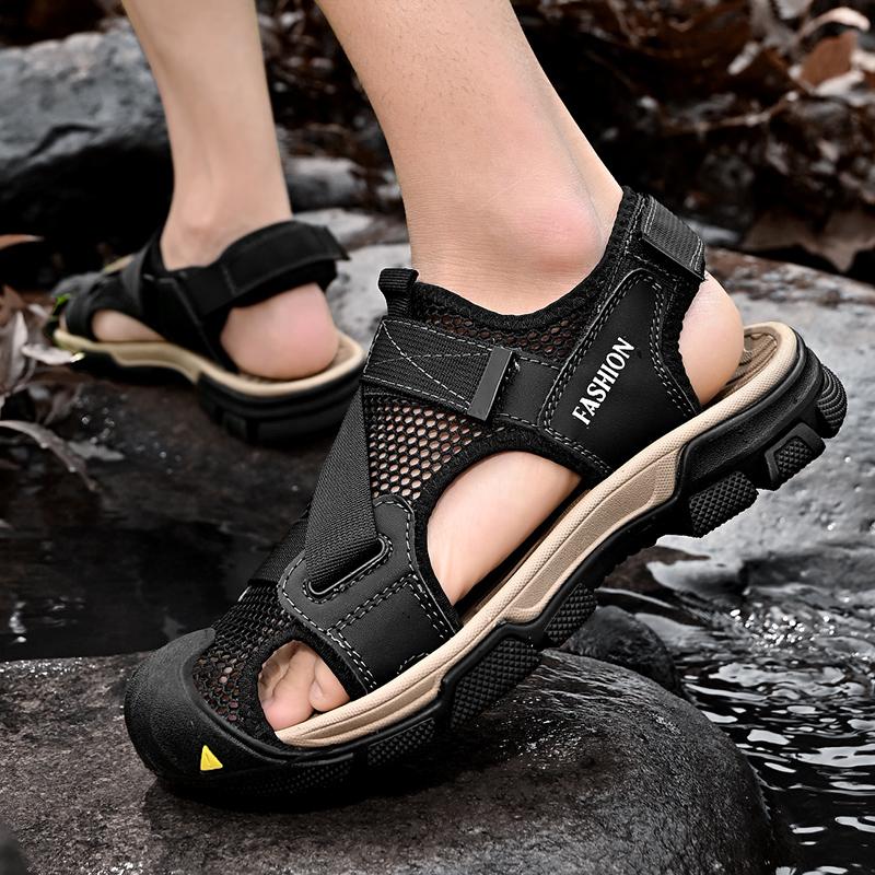 Sandale pentru bărbați 2024 Modă de vară Sandale de plajă din piele pentru bărbați Sandale de lux Sandale pentru bărbați Pantofi casual de plajă pentru exterior de marcă Sandale pentru bărbați