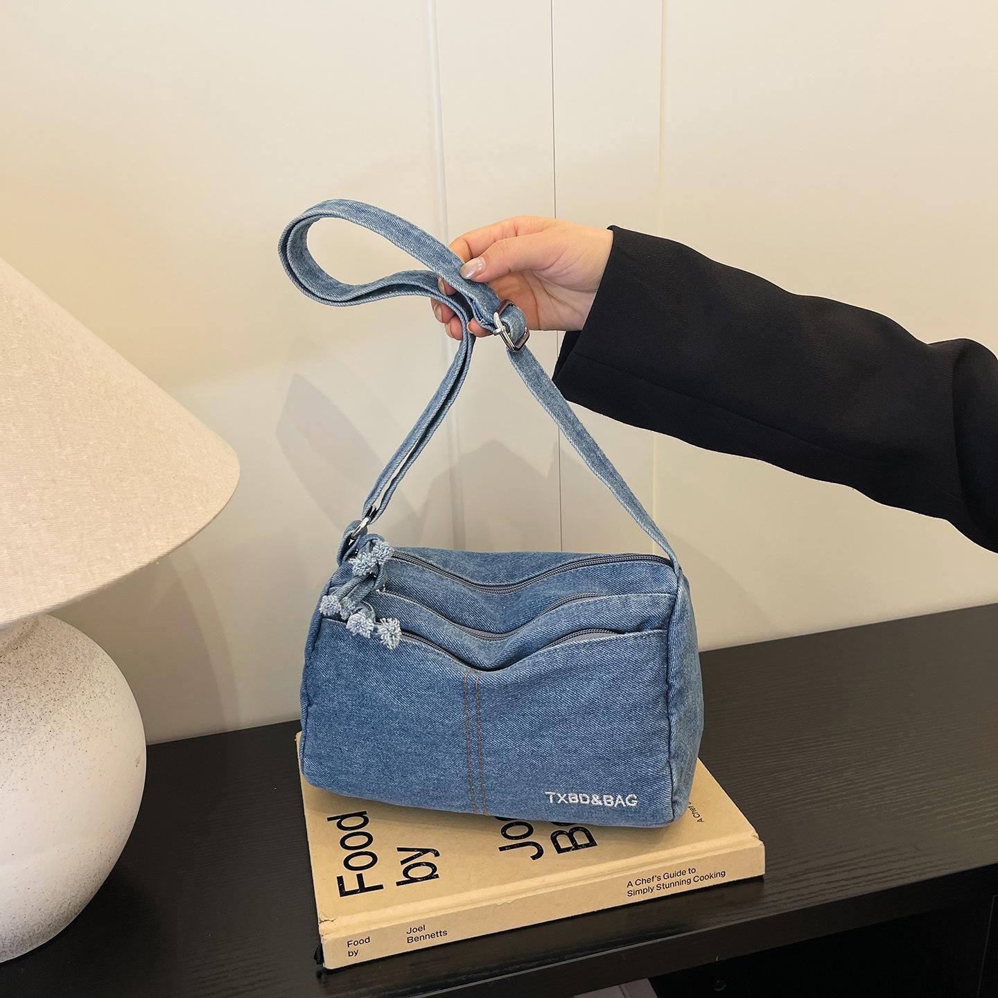 

Large-capacity Single-shoulder Crossbody Bag for Travel, Water-resistant Bag світло-синій колір