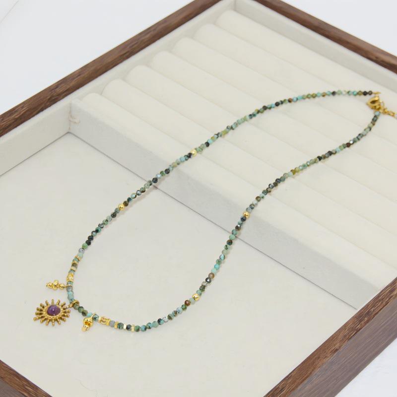 Collier en Perles de Pin Africain: Collier Ras-du-cou Pendentif Améthyste & Acier Titane avec Pierres Naturelles de Luxe Vintage.