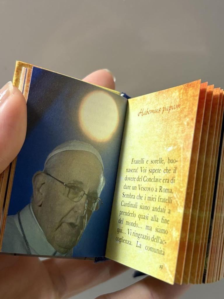 [USED] Pope XIII Francis Mini Book