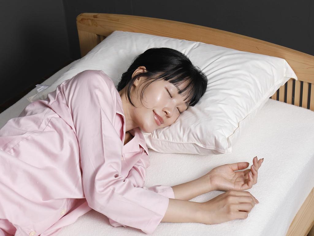 Romance Kosugi Feather Pillow (70 X 50 Cm), Fill Weight: 0.3 Kg, Beige, Made In Japan