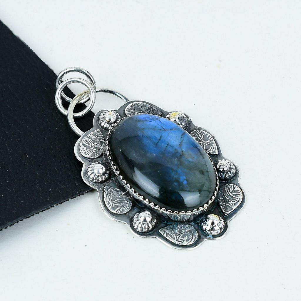Natural Labradorite Gemstone Silver Pendant In 925 Sterling Silver- Handmade Design, Everyday Wear Jewelry, Unique Pendant Father's Day Gift