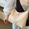 New Retro Bag Female Tote Bag Large Capacity Spring And Summer Can Be Messenger Casual High Sense Work Commuter Bag