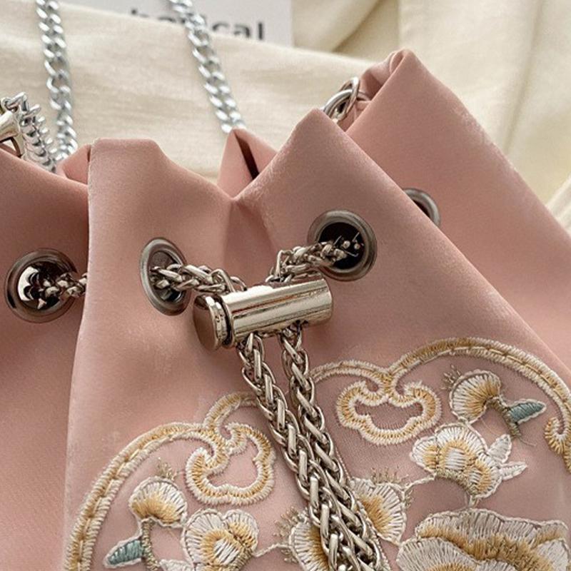New Chinese Style Fine Embroidery Ladies Handbags 2025 Summer Fashion Shoulder Bag Crossbody Daily Party Tote Handbag For Women
