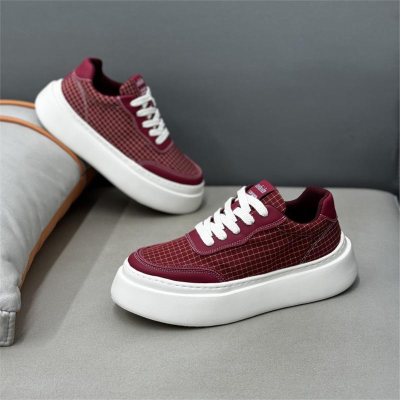 

New comfortable shoes sneakers comfortable and breathable dnh 38 красный