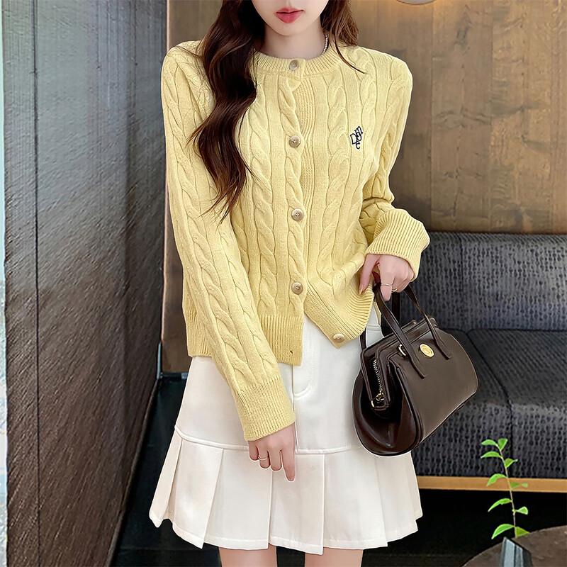 Dámský pletený kardigan s copánkovým vzorem a výšivkou TonLion