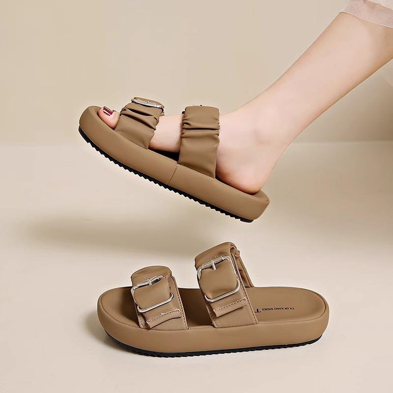 Cool slippers women's fashion outer wear summer 2025 new platform sandals soft sole non-slip bath stepping shit slippers