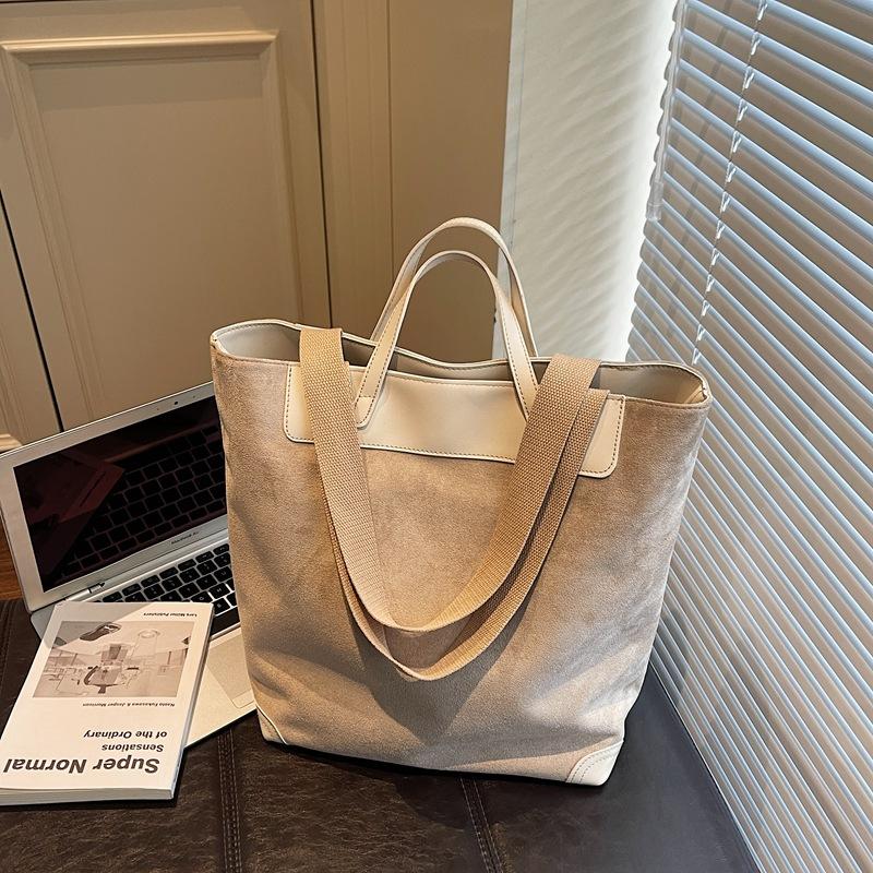 Large capacity casual bag women's new simple personalized suede handbag niche messenger bag