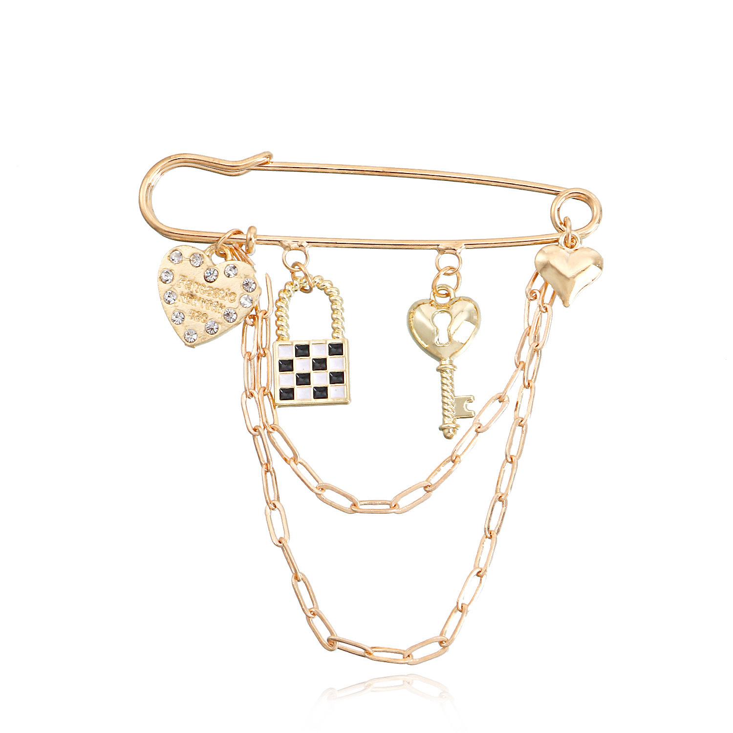 

New black and white lattice lock key love brooch, trendy multi-element retro pin accessories золотой