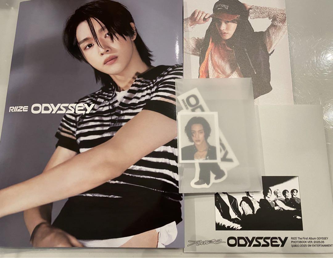

[USED] ODYSSEY PHOTOBOOK Ver. Songchan
