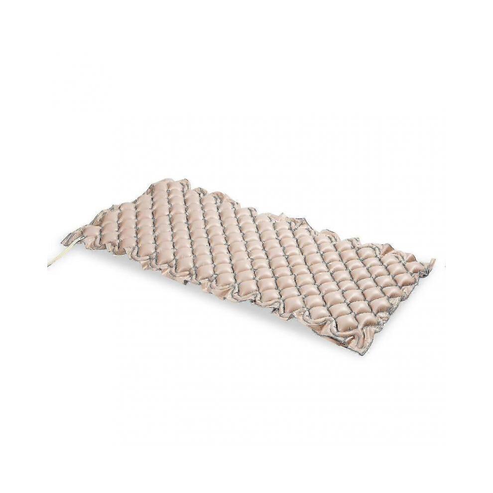 Alternating pressure air mattress for bedridden patients with breathable design