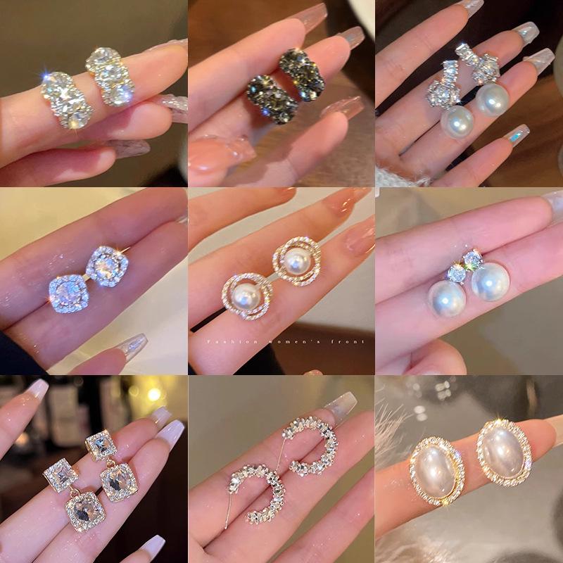 Elegante hochwertige Zirkonia-Ohrringe mit 925er Silberstiften - Damen-Leichtluxusschmuck für Frühling und Sommer