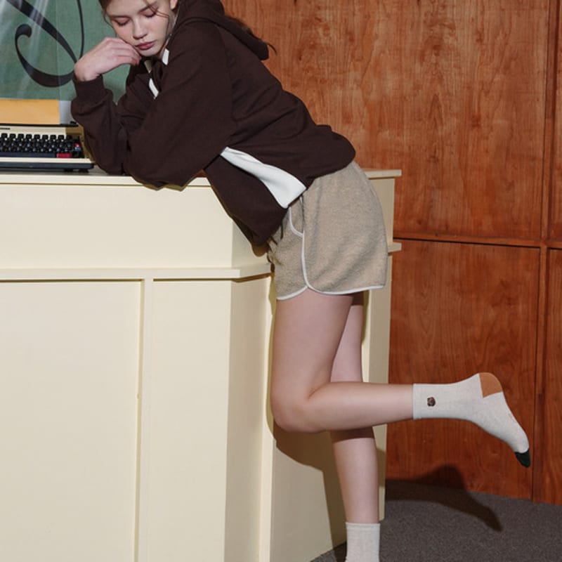 

STUDIO SOCKSTOP OOSS Oatmeal Garlic Bear Embroidered Socks oatmeal