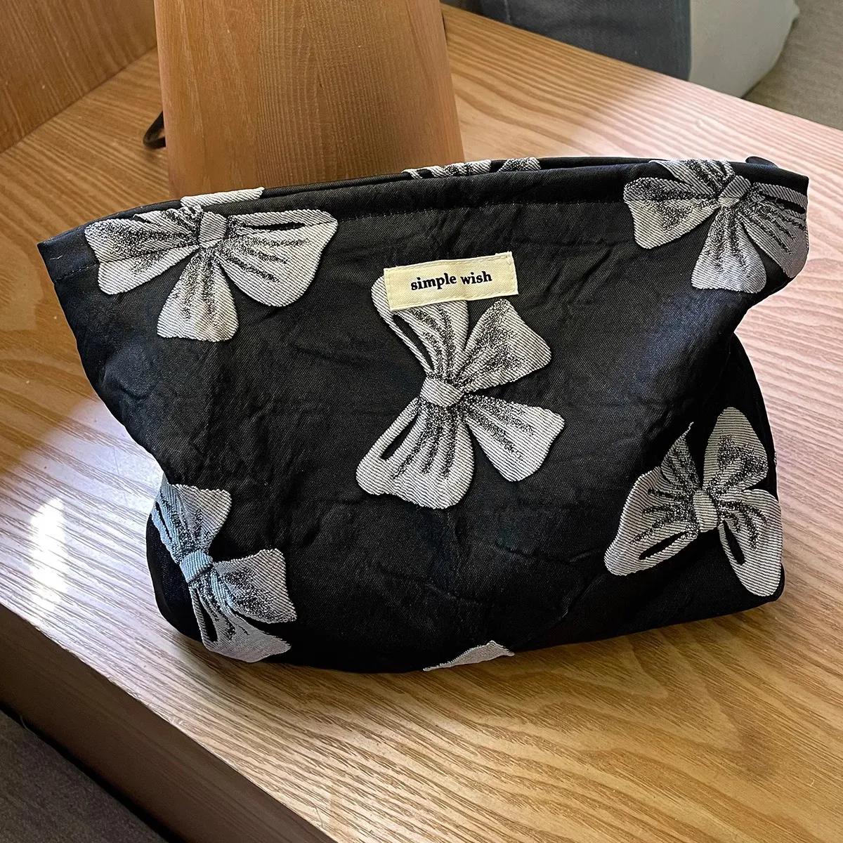 

Pink Bowknot Cute Cosmetic Bag For Lipsticks Skincare Portable Handheld Gift Jewelry Lip Polish Makeup Bag Organizer Makeup Case