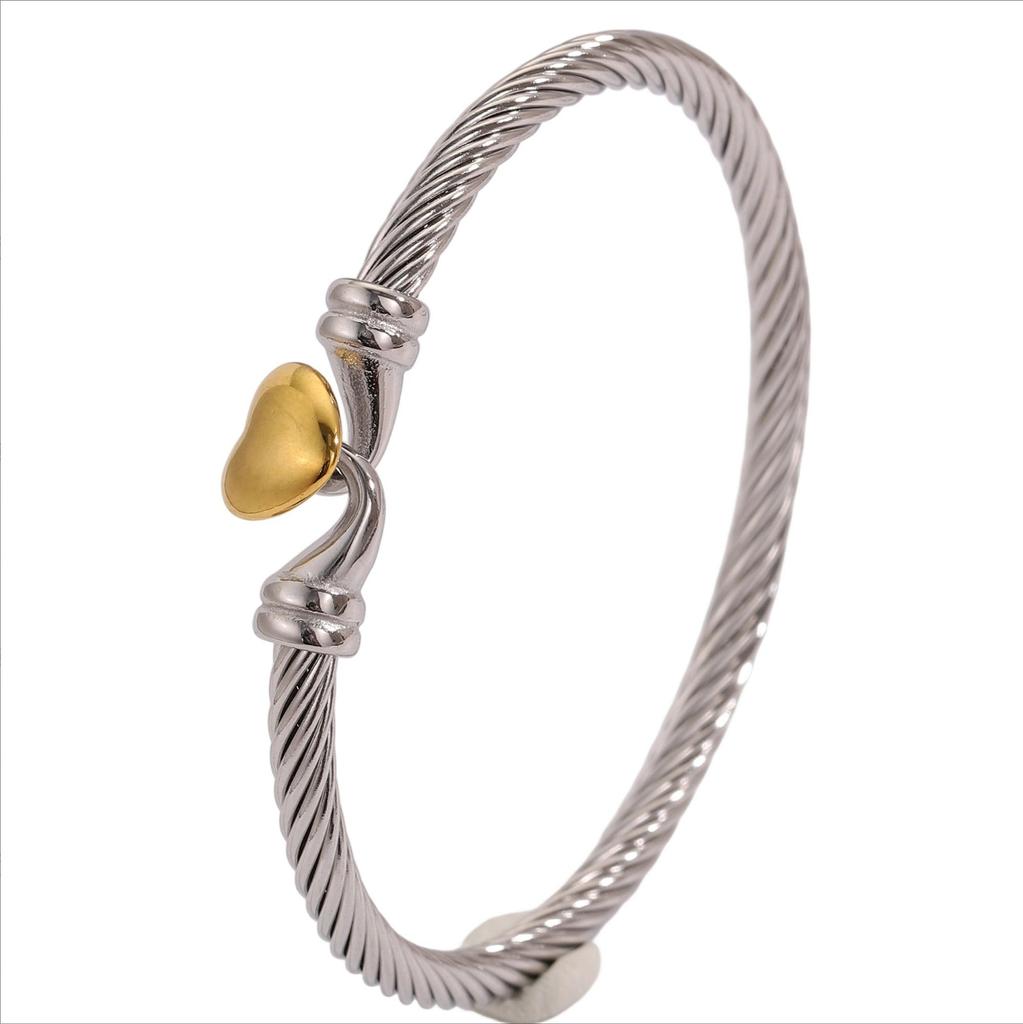 European and American Non-fading Heart-shaped Horseshoe Open Bracelet for Women