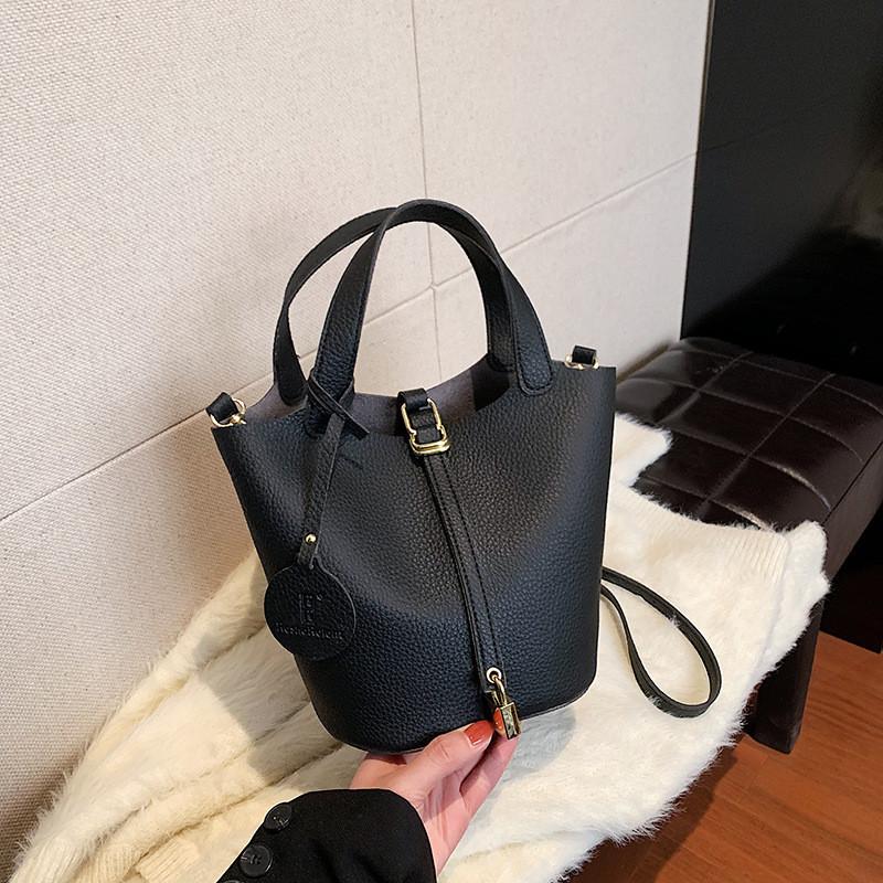 Retro Fashion Handbag For Women 2023 New Autumn Winter Commuter Bucket Bag Small Niche High-end Crossbody Bag