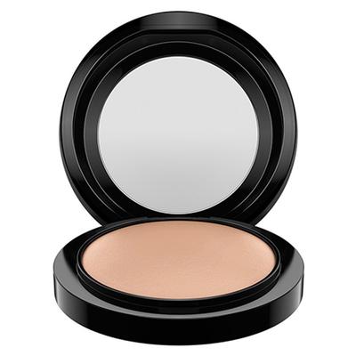 MAC Mineralize Skinfinish Natural, Medium Dark, 1 Piece