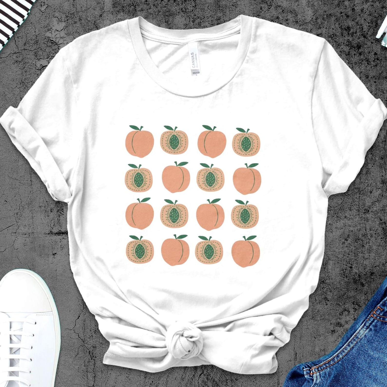Peach Fruit Vintage Shirt | Retro Peach Tee | Peaches Graphic TShirt | Summer Peach T-Shirt | Gift for Beach Lovers | Vacation Present L