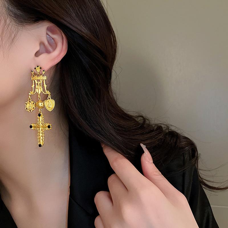 Real Gold-Plated Silver Needle Heart-Shaped Freshwater Pearl Earrings, Vintage Chinese Style