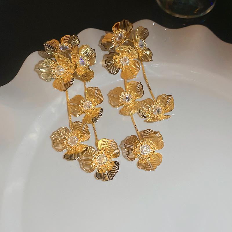 Real Gold-Plated Silver Needle Retro Flower Butterfly Pearl Stud Earrings - Exquisite High-End Design.