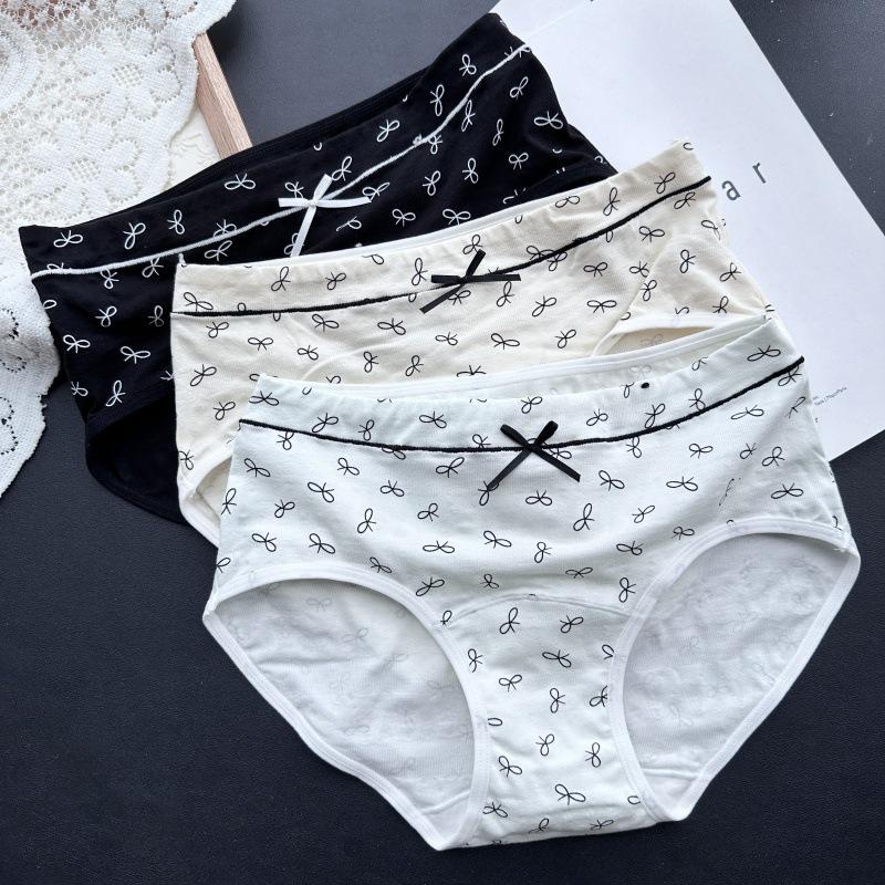Ladies Spring and Autumn Cartoon Printed Bear Cotton Underwear