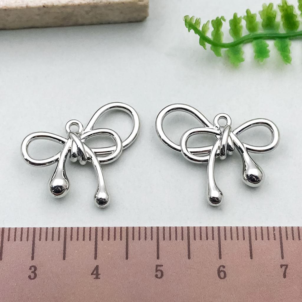 Hängender Vergoldeter Farbechthaltender Diy Schleife Hohl Anhänger Anhänger, Legierung Halskette, Armband, Ohrringe, Handgefertigter Schmuckzubehör