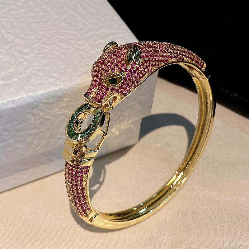 European and American new fashionable classic atmospheric bracelet, classic style of snake bracelet