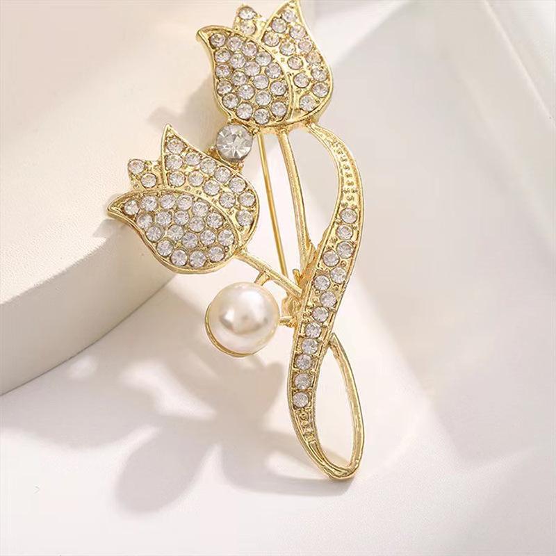 New brooch female tulip flower pin brooch niche design fixed suit coat accessories