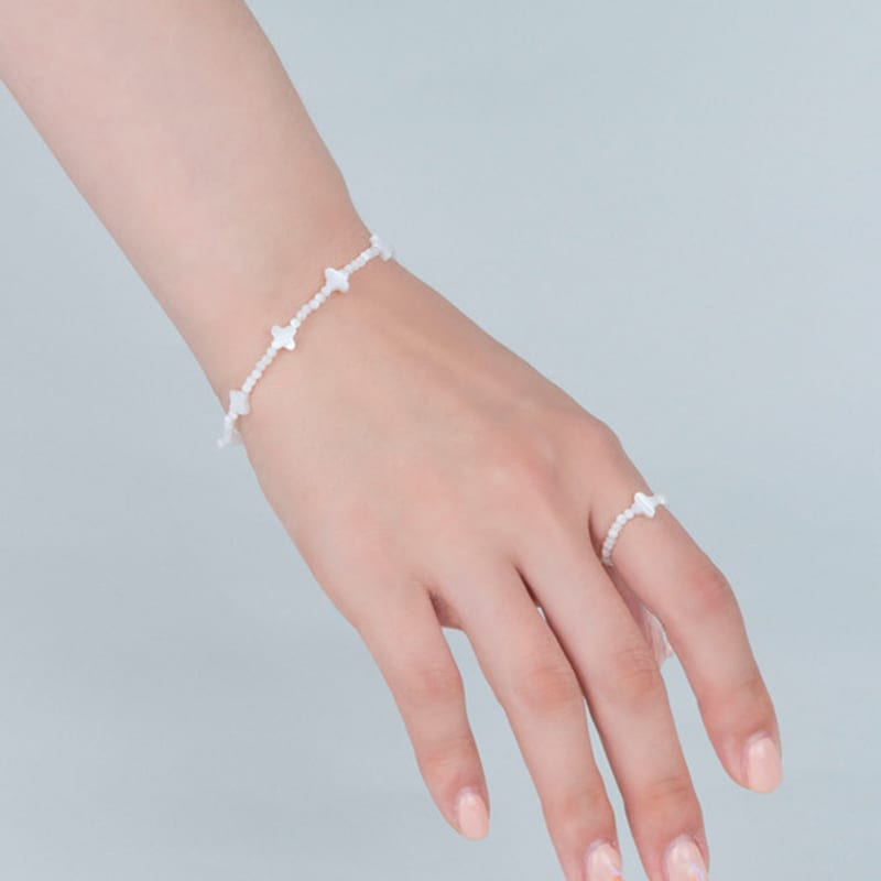 AUGUST ALICE Hola Beach Flower Mother-of-Pearl Bracelet