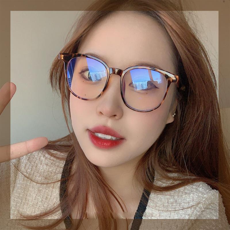 Classic Blue Light Blocking Eyeglasse Woman Leopard Glasses Frame Stylish Anti Blue Light Glasses Transparent Women Men Eye Wear