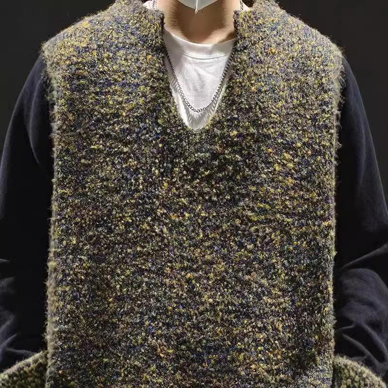 Retro Moss Green V-neck Loose Sweater for Men - Korean Style