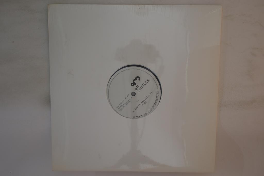 12-Zoll Schallplatte AM Cross The Circle Milatechno KDJS80117PROMO KIOON Japan Japanischer Clubtanz Gebraucht