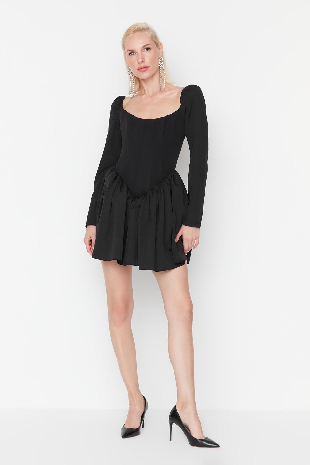 

Платье - Черный - Скейтер