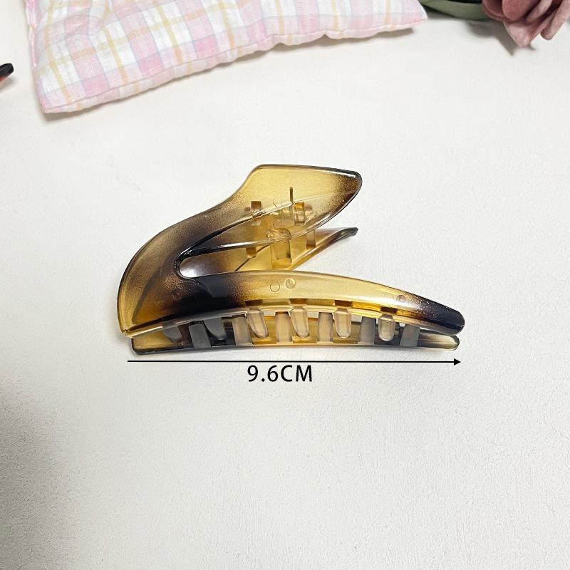 Z-shaped Leopard Print Hair Claw for Women, Large Shark Clip for Back of Head, 2026 New Niche High-end Hair Accessory