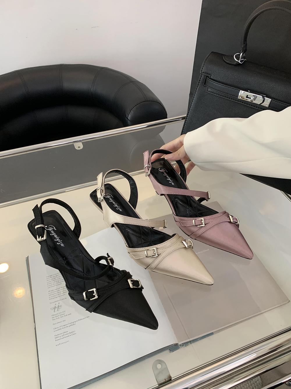 Модные женские босоножки с острым носком — фото 3