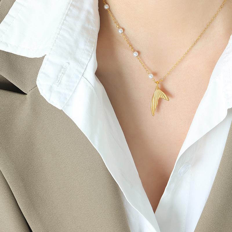 

Элегантное ожерелье-подвеска «Рыбий хвост» из французского речного жемчуга: Универсальные, Модные Украшения для Женщин