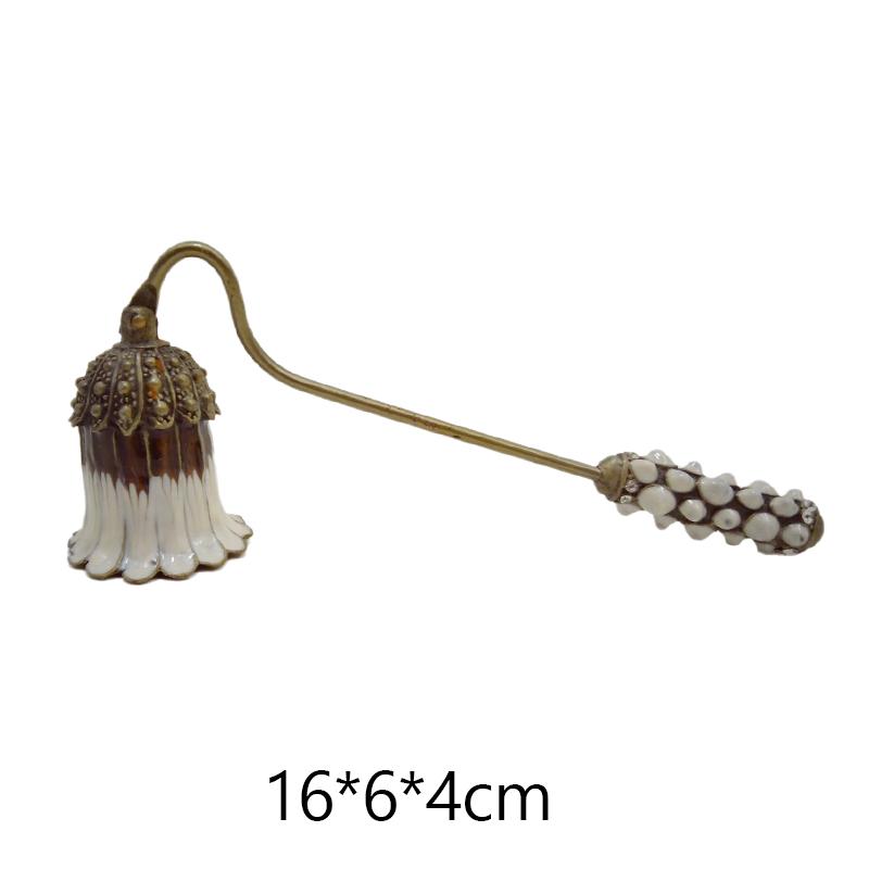 European Retro Candle Snuff Tool Aromatherapy Candle Extinguisher Hand Tool Flowers Shape Wick Extinguish Cover Carfts