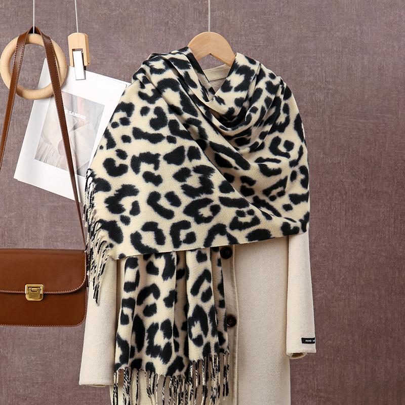 

Leopard Printed Cashmere Shawl Scarf For Womman Warm Tassel Shawls Fashion Long Wraps Thicken Pashmina Scarves Female Wraps