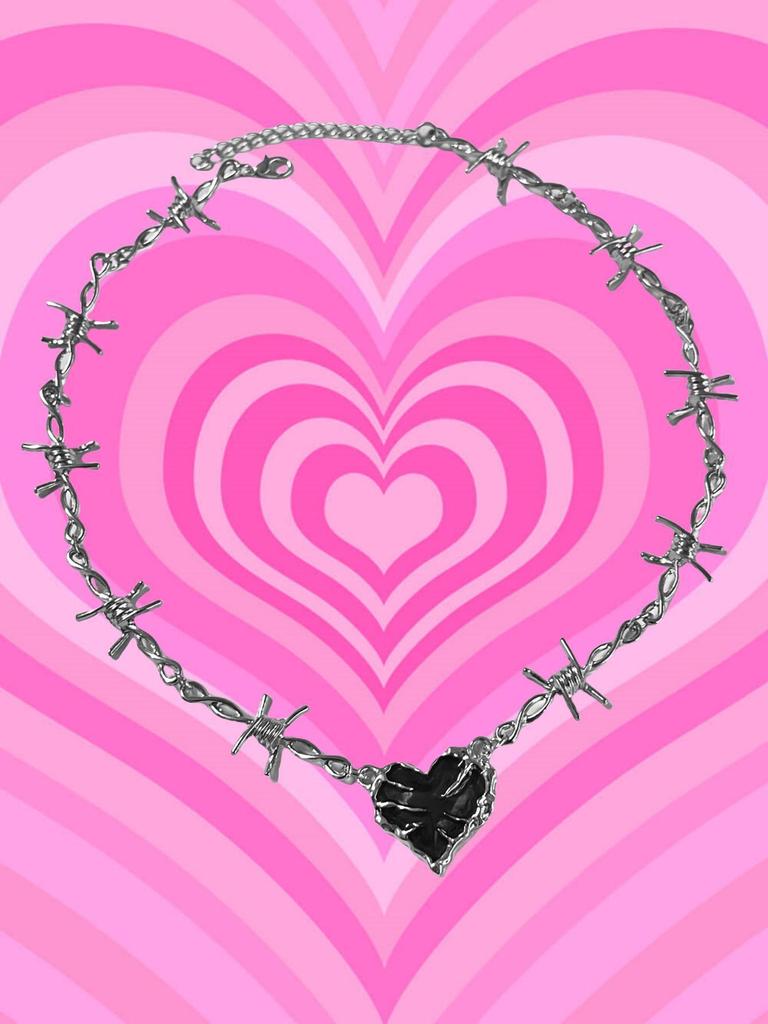 Y2K Dark Twist Heart Thorns Necklace