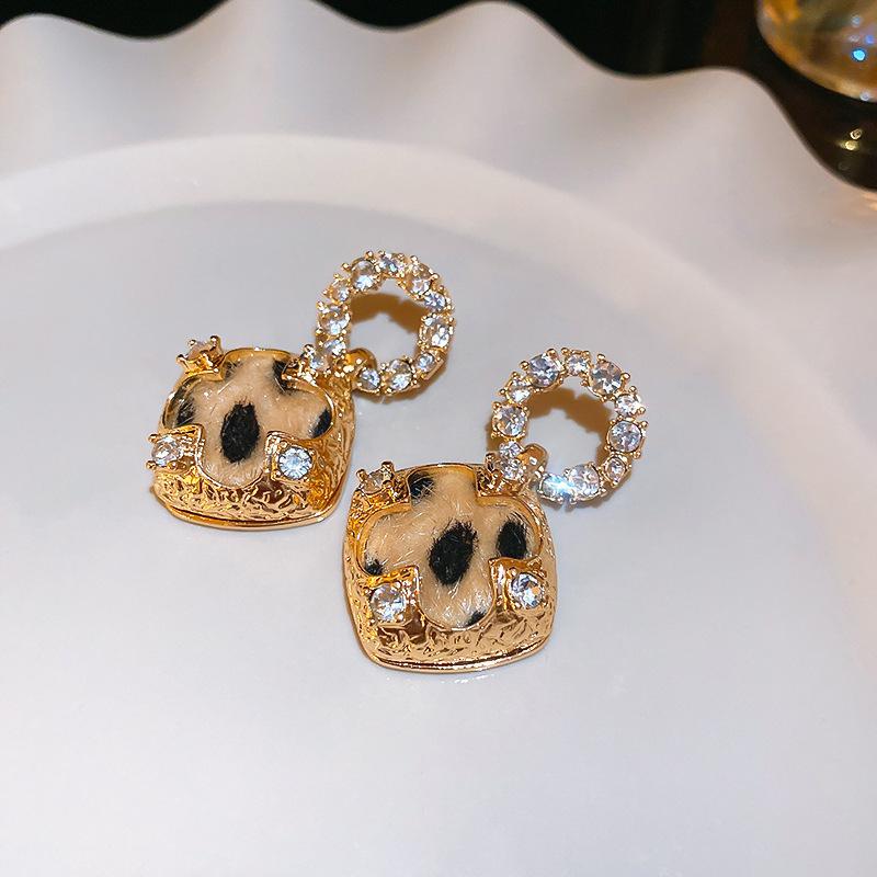 Retro Hong Kong Style Silver Needle Leopard Print Circle Earrings Light Luxury High-end Temperament Earrings Niche Earrings Women