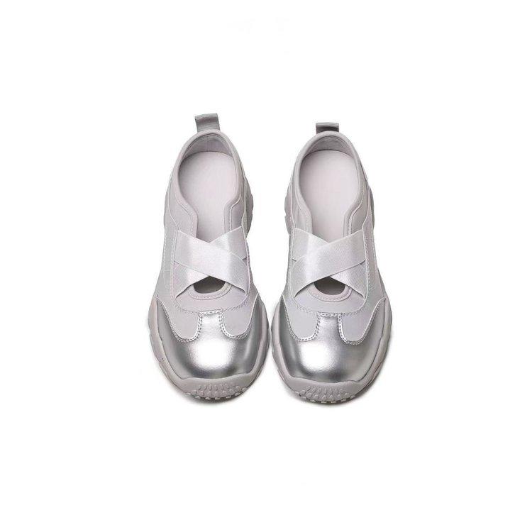 New Chinese ballet style little white shoes women's 2025 autumn new popular streamer style ins trendy brand versatile single shoes